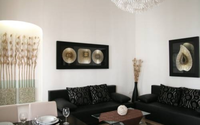 Luxury City Center Apartment