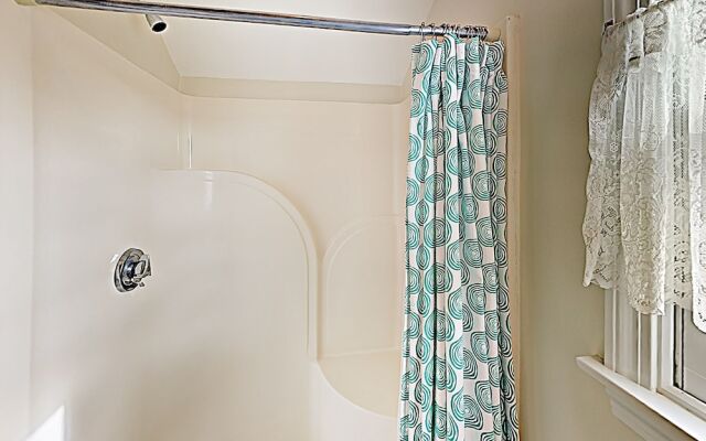 Oceanview Buzzards Bay Getaway by RedAwning