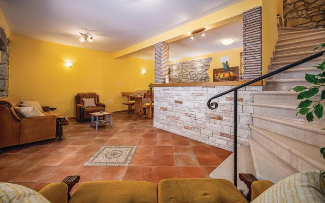 Nice Home in Nova Vas With 4 Bedrooms, Wifi and Outdoor Swimming Pool