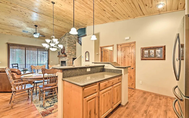 < 1 Mi to Torreon Golf Club: Show Low Condo
