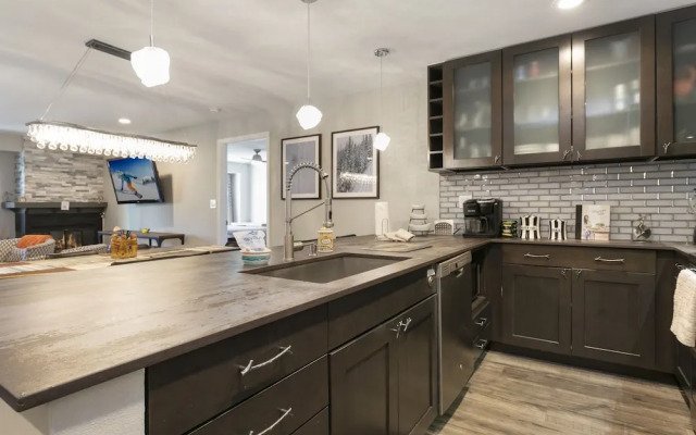 608 Avon Center Lodge 2 Bedroom Condo