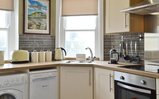 Cliff Railway Apartment