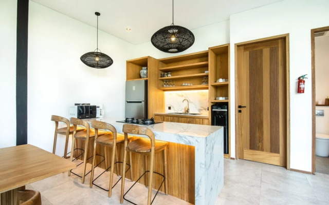 New Brawah 5 BR Villa 200m to Finns Beach Club