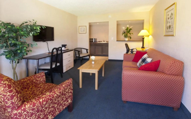 Roomba Inn & Suites Orlando