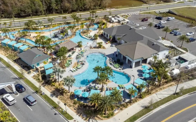 Amazing 4bdr House Storey Lake