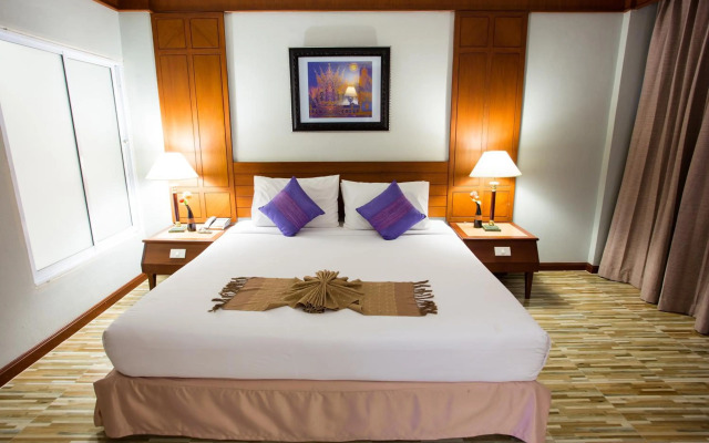 At Ayutthaya Hotel