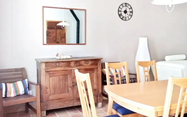 House With 2 Bedrooms in Revest-des-brousses, With Wonderful Mountain