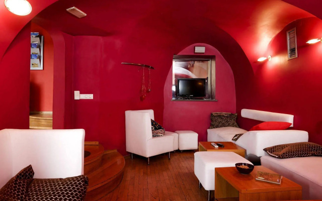Cukrarna Hostel