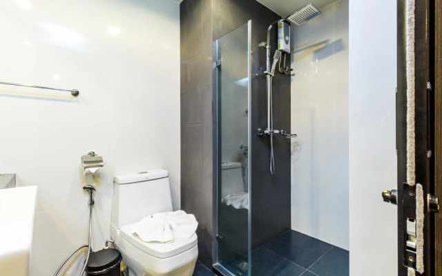 6Av 703 - Large Apartment in Surin Beach