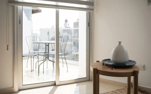 Phaedrus Living: Seaside Luxury Flat Lighthouse 68