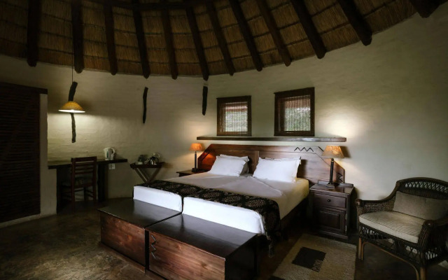 Mopane Bush Lodge