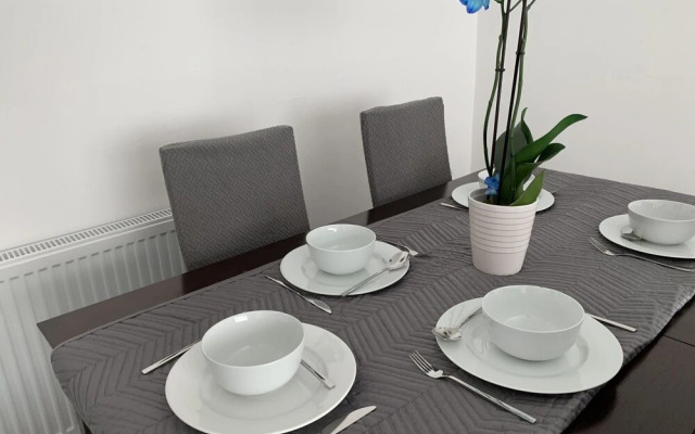 Beautiful 3-bed House in Wolverhampton