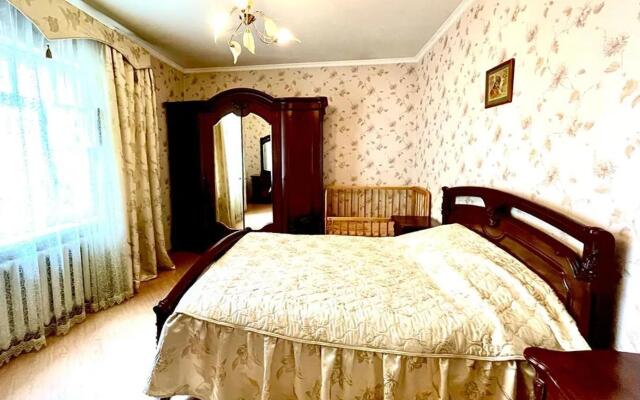 Дом на переулке Буачидзе 2