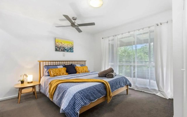 Baileys Retreat - Pet Friendly - 10 Mins Walk to Beach