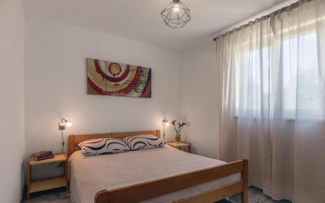 Beautiful Home in Valbandon With Wifi and 2 Bedrooms