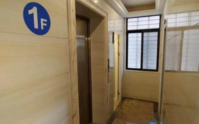 Zhuhai Rong Homestay (Family Store)