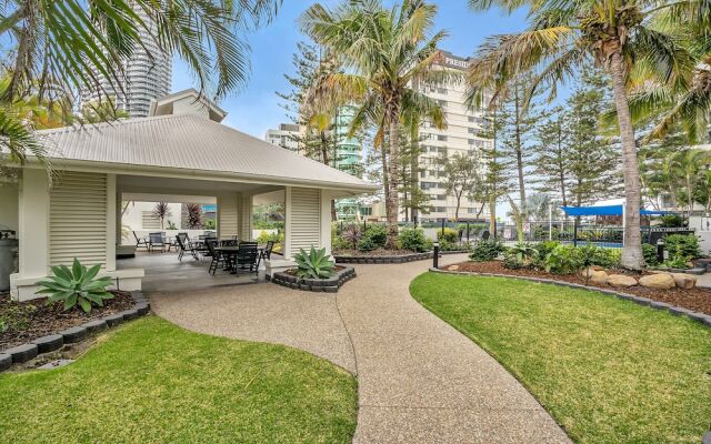 Ocean Breeze and Views, 5 Star Location