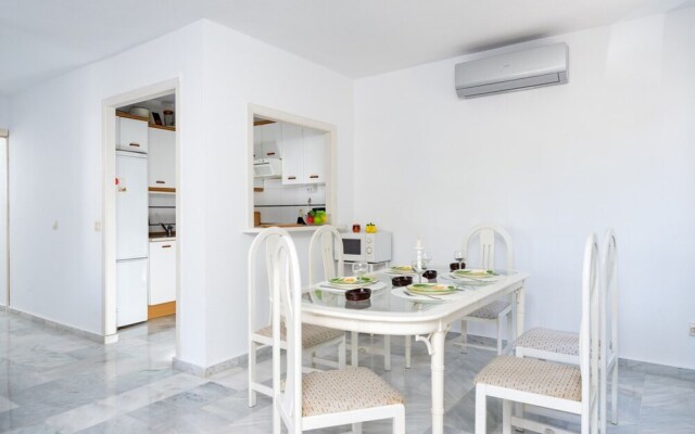 Apartment - 2 Bedrooms with Pool and WiFi - 107805