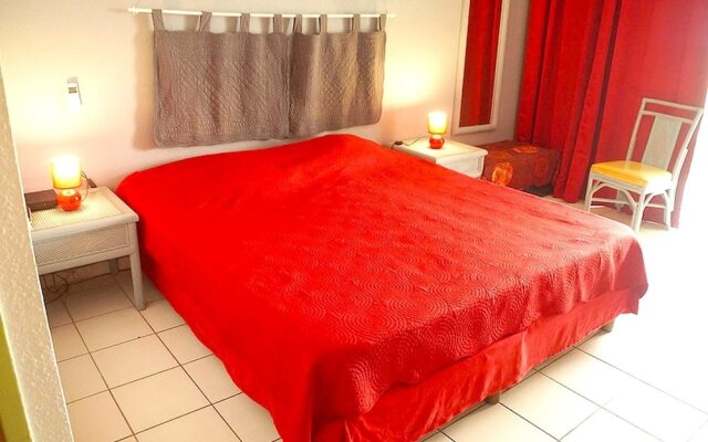 Studio in Le Gosier, with Wonderful Sea View, Furnished Balcony And Wifi - 30 M From the Beach