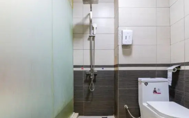 Shuoyu jiari Hotel (Danzhou bus station)