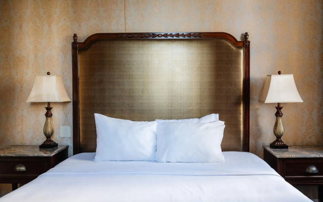 The Lafayette New Orleans By Kasa Living