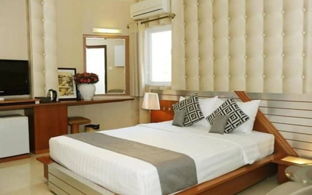 Thuy Sakura Hotel & Serviced Apartment