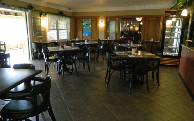 Hill Top Motel & Restaurant