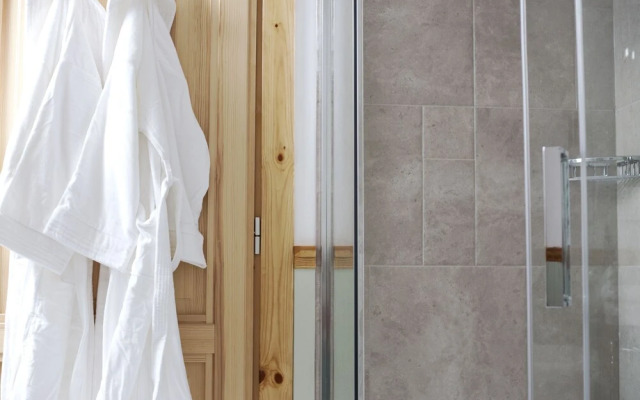 Netherton Farm Lodge