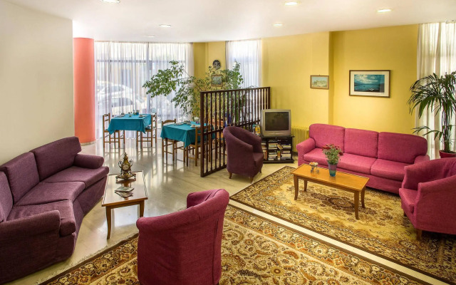 Nefeli Hotel