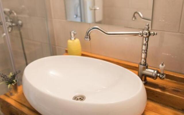 Rustic Apartment Mariva