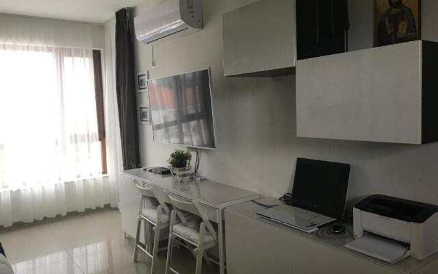 Paradise Bay D8 Apartment