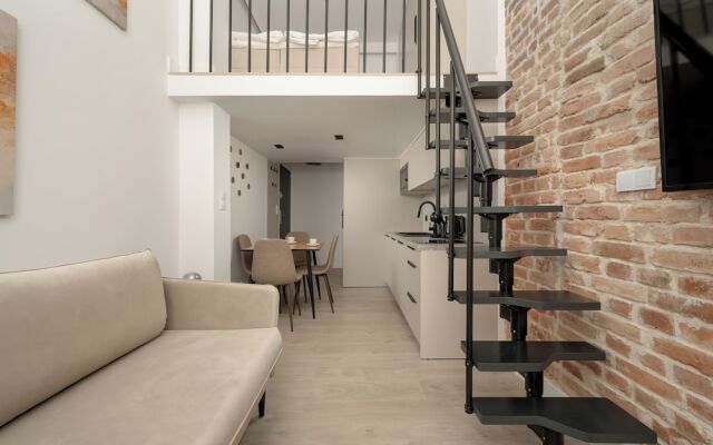 Cozy Apartment for 8 by Renters