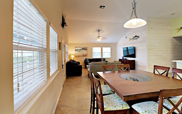 Doodle Digs - Three Bedroom Home