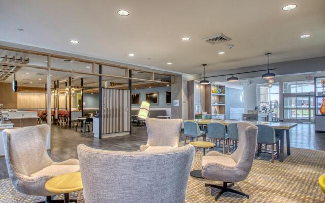 Holiday Inn - Appleton, an IHG Hotel