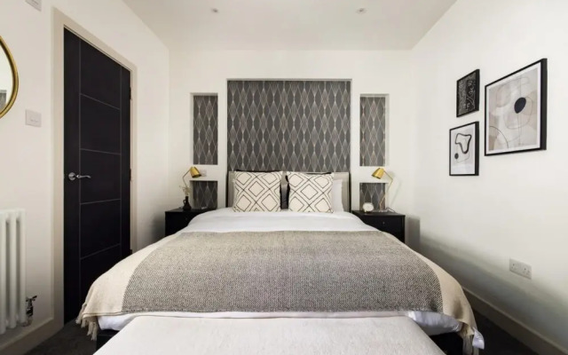 The Battersea Loft - Trendy 3bdr Flat With Patio, London