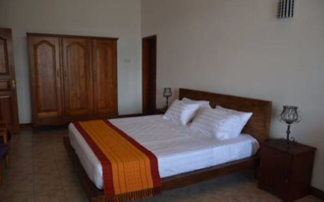 Kandyan Crown Hotel