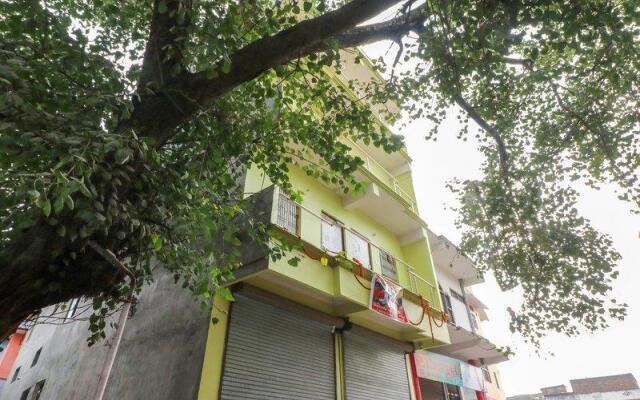 OYO Flagship 64304 Shri Hari Residency