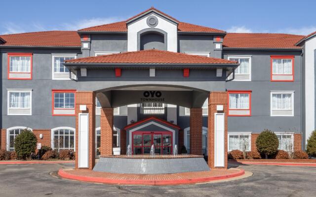 OYO Townhouse Oklahoma City Penn Square