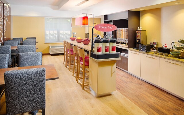 TownePlace Suites Manchester Boston Regional Airport