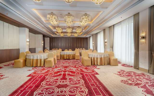 Radisson Collection Hotel & Spa, Riverfront Srinagar
