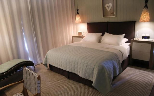 Kinloch Manor & Villas