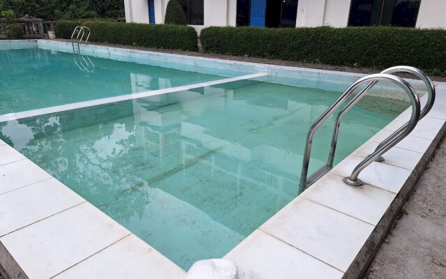 OYO 93280 Villa Efita