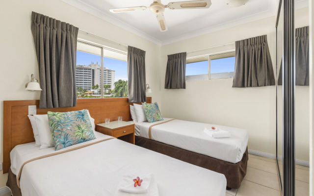 Bay Village Tropical Retreat & Apartments