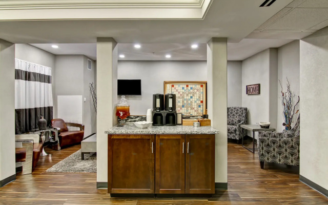 Home Inn Express - Medicine Hat