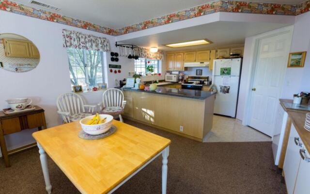 Apple Blossom Inn
