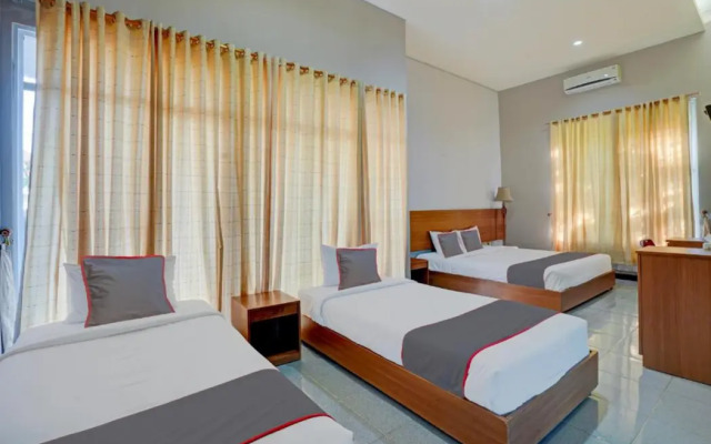 Collection O Padang near Mesjid Raya Syekh Ahmad Al-Minangkabawi formerly Hotel Surya Palace