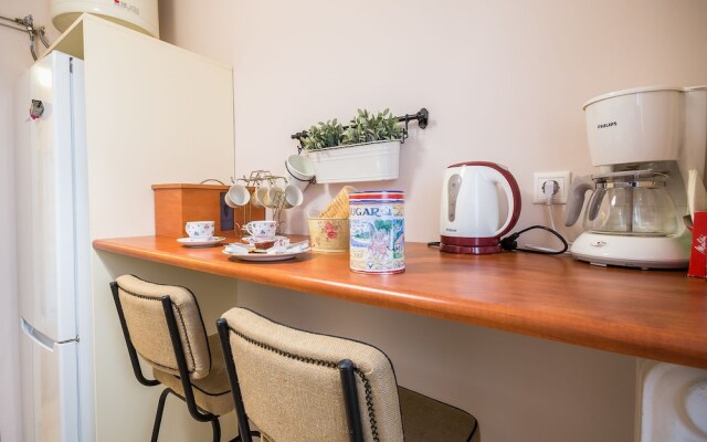 Comfortable Central Athens Flat  by Cloudkeys
