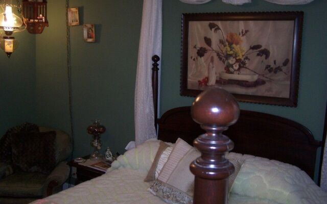 Alling House Bed and Breakfast