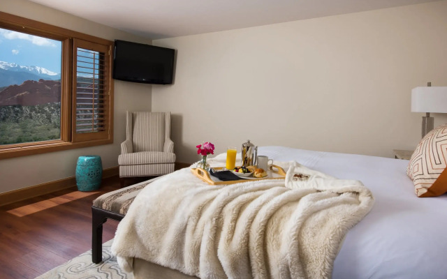 Garden of the Gods Resort and Club