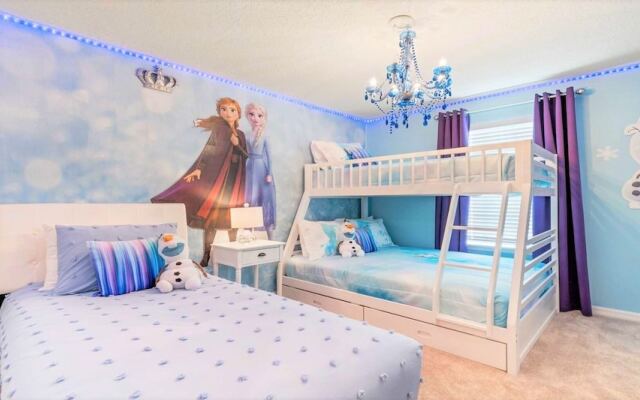 Extraordinary 5BR Private Pool Near Disney Area!